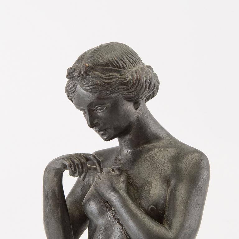 Dekorativ skulptur naken kvinna 1900-talets början.