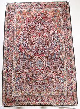 MATTA. Orientalisk. Ca 245 x 151.
