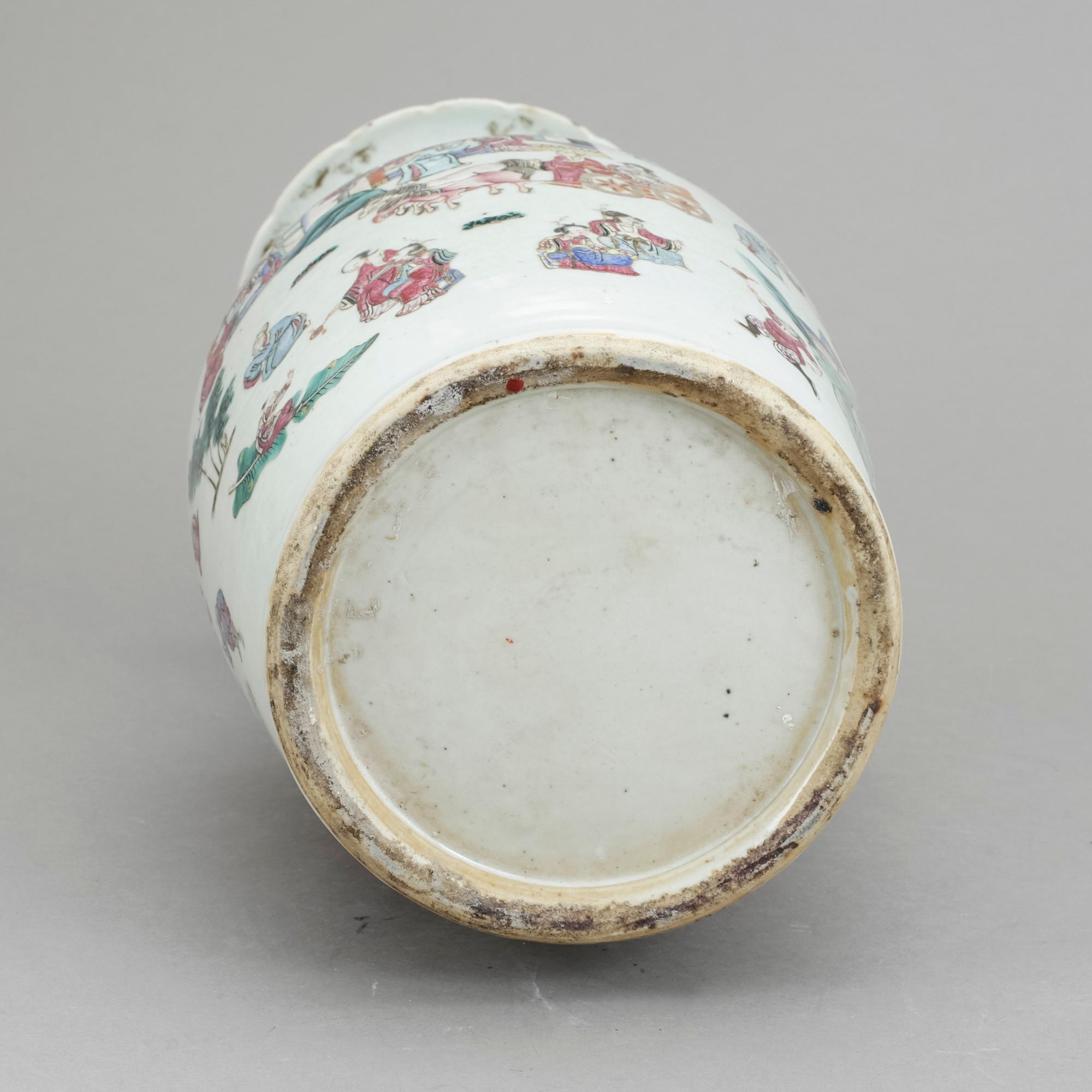 VAS, Kina, 1800-tal. Porslin.