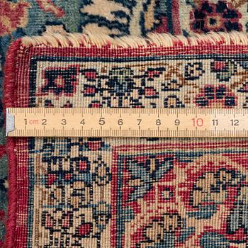 Matta, antik Kirman, södra Persien, ca 497 x 299 cm.