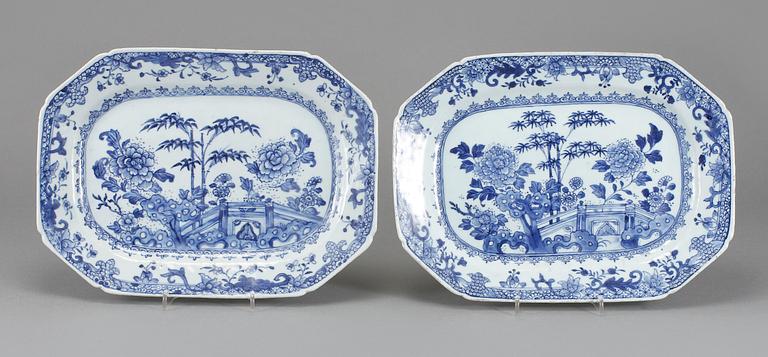 STEKFAT, ett par, porslin, Kina, Qianlong, 1736-1795.