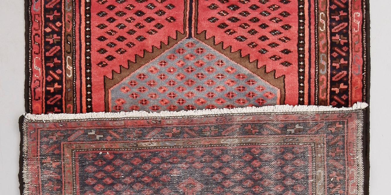 MATTA, Malajer, galleri, 291 x 105 cm.
