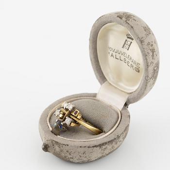 Ring, 18K guld med safir, gammal- och briljantslipade diamanter och rubiner.