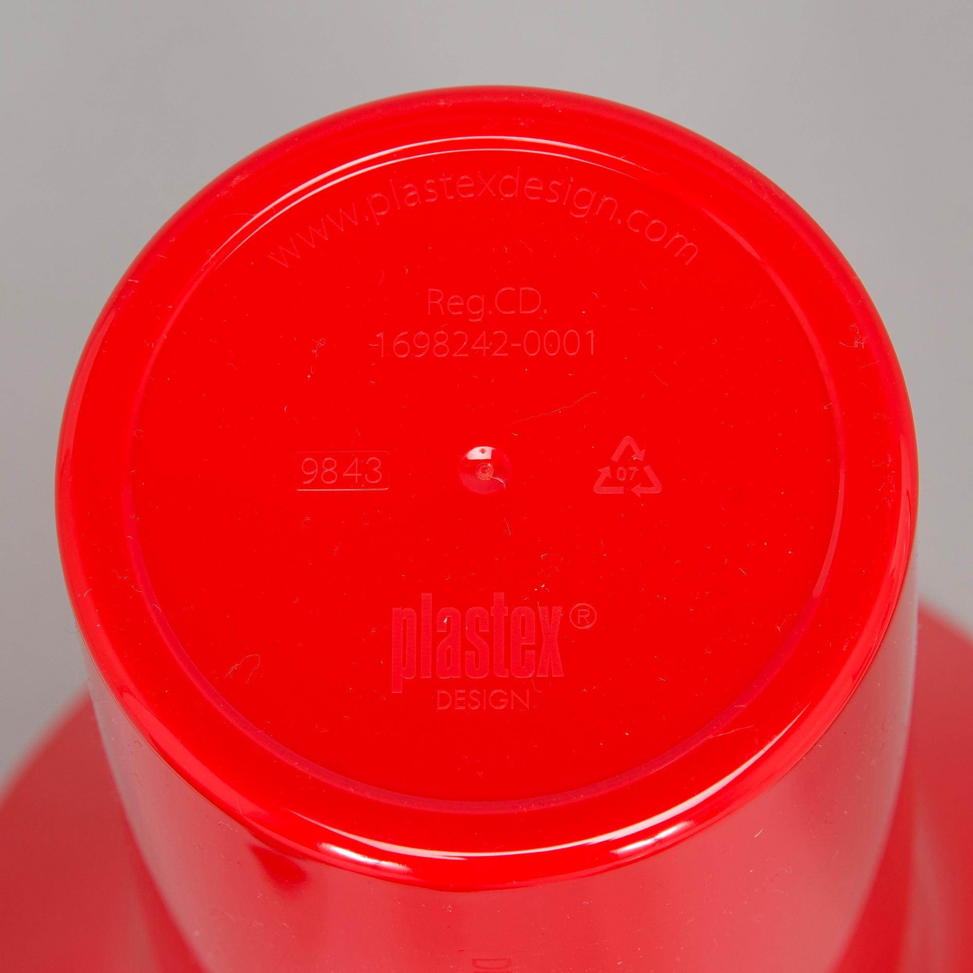 Eero Aarnio, erä kodintuotteita, 13 kpl, eri valmistajia.