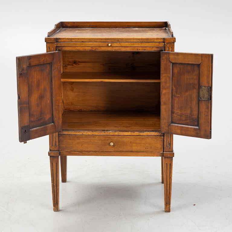 A late Gustavian bedside table from around the year 1800.