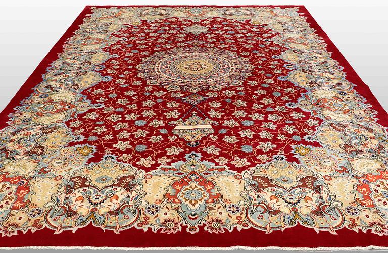 A CARPET, Royal keshan, ca 417 x 290 cm.