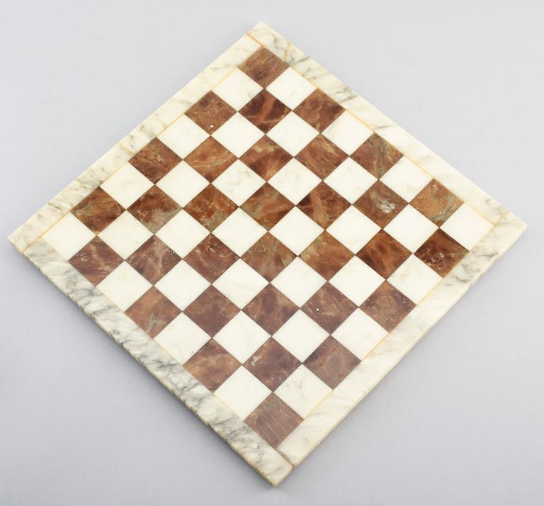 SCHACKSPEL, marmor, 1900-talets andra hälft.
