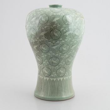 A large Korean celadon porcelain vase, 20th century.