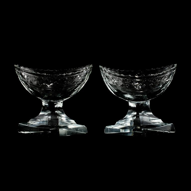 SALTKAR, ett par, glas, empire, 1800-talets första hälft.