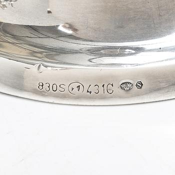 Kaffekanna och sockerskrin, samt ett par ljusstakar, silver, bl a AG Dufva, Stockholm 1910.