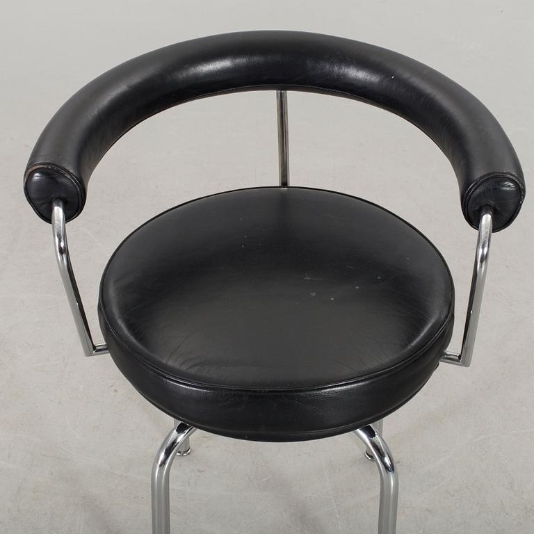 LE CORBUSIER, snurrfåtölj "LC7" Cassina 1900-talets senare del.
