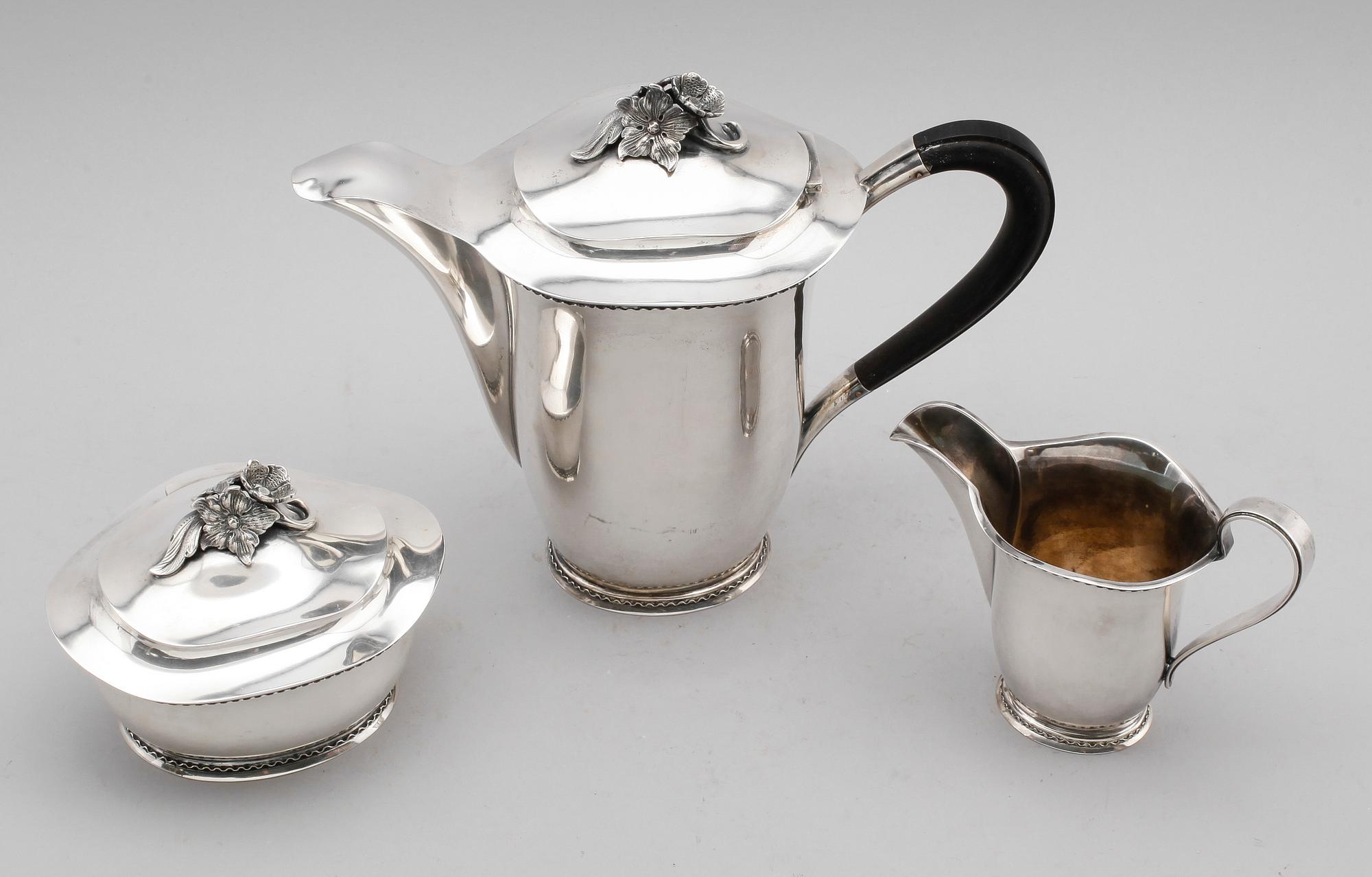 KAFFESERVIS, 3 delar, silver, Eric Råström, Stockholm 1939. Total vikt ca 1194 g.