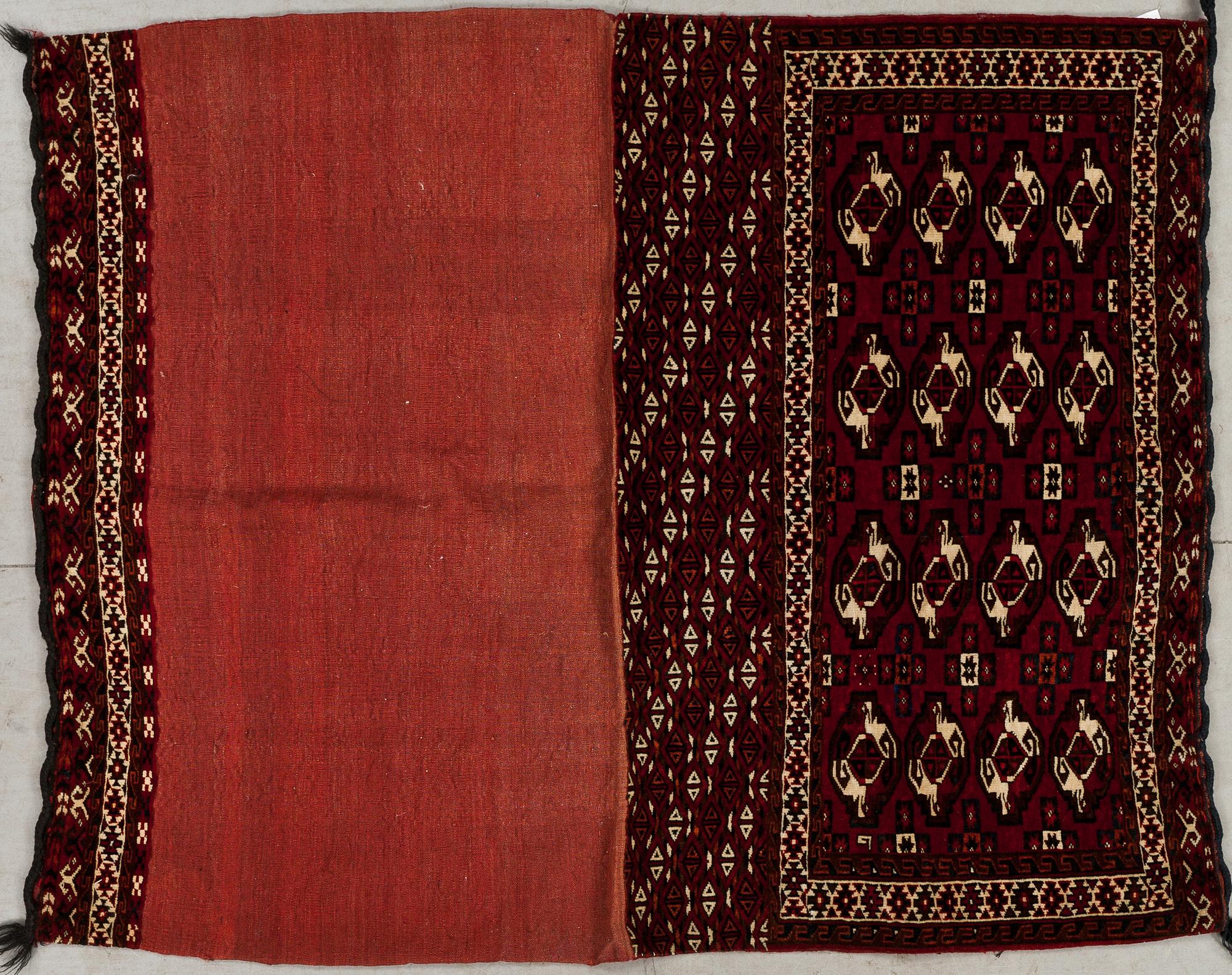 KAMELVÄSKA, semiantik, Tekke-Youmud, ca 146x116.