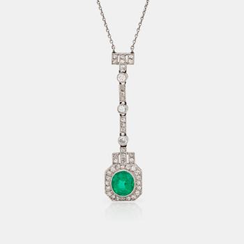 A circa 0.92ct emerald and diamond Art Deco necklace.