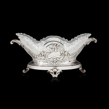 856. A Fabergé 20th century silver and glass jardiniere, Moscow 1908-1917. Inventory no 41158. Imperial Warrant.