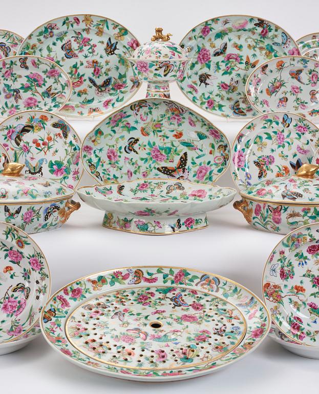 A famille rose 'Chinese Export' Canton dinner service, Qing dynasty, 19th Century. (109 pieces).