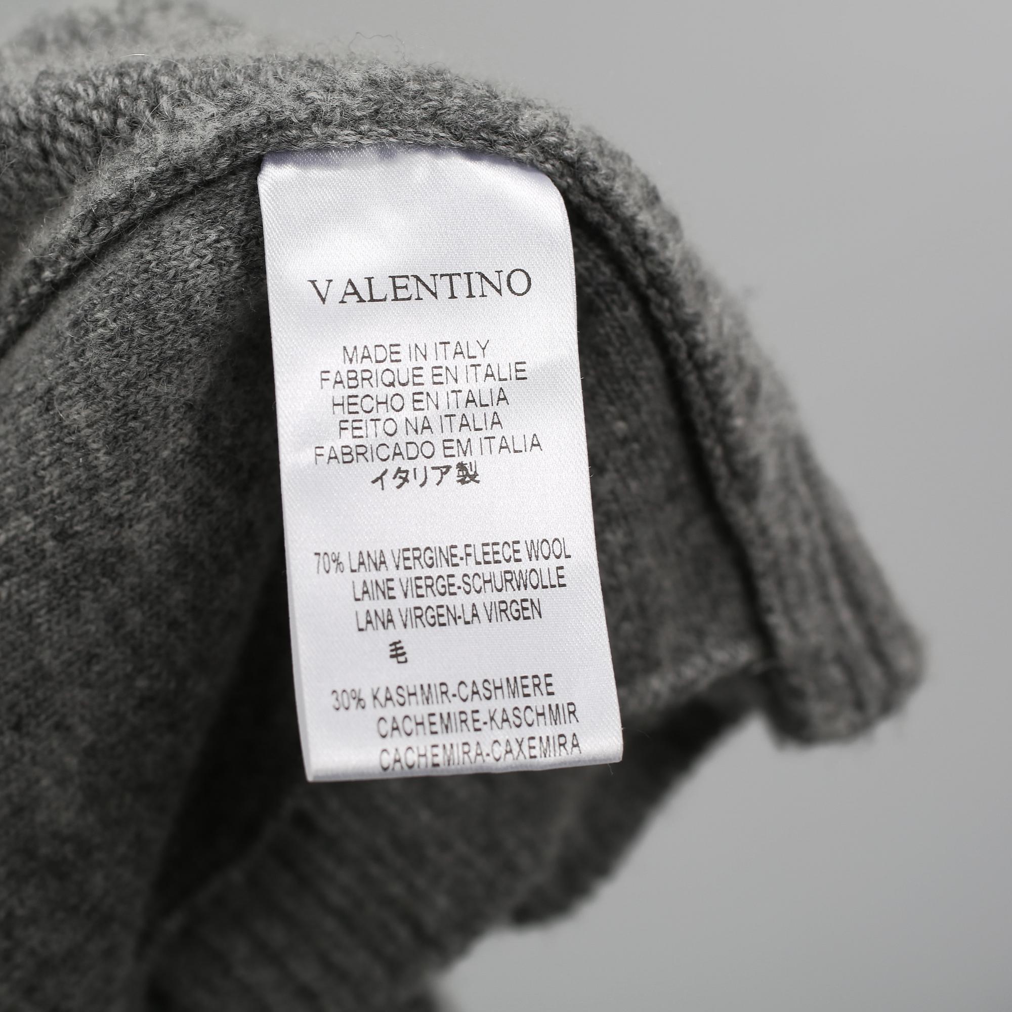 CAPE, Valentino.