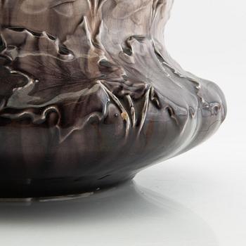 Rörstrand, an Art Nouveau creamware flower pot, early 1900s.