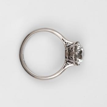 A Boodles 2.83 cts old-cut diamond ring. Quality circa H/SI1.