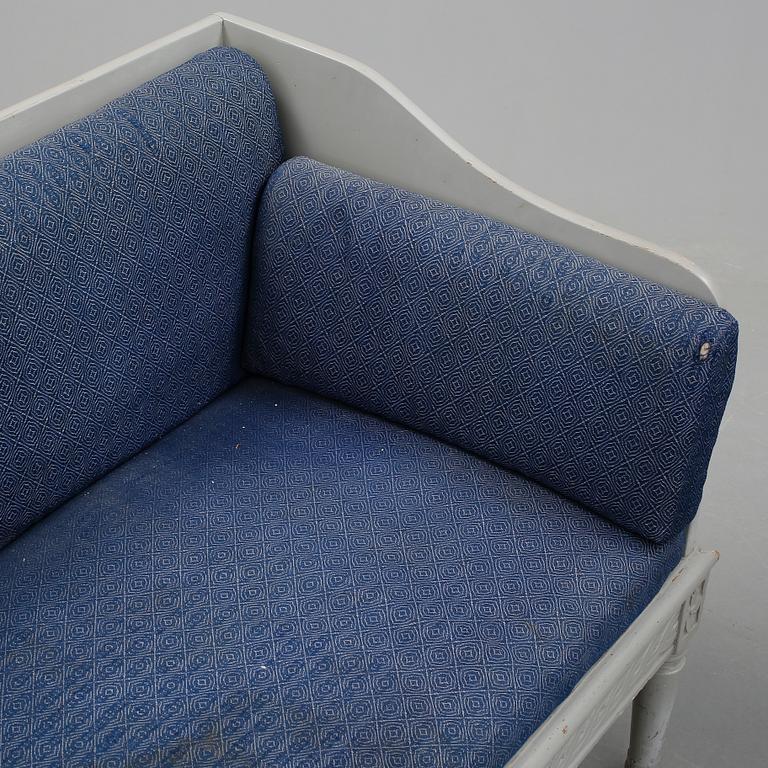 TRÅGSOFFA, gustaviansk, 1700-talets slut.