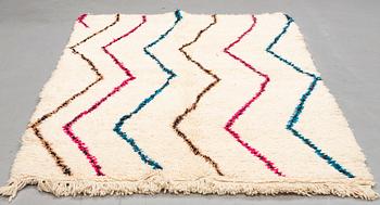 A CARPET, MOROCCO, ca 221 x 150 cm.