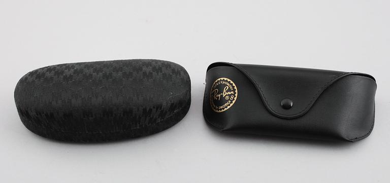 SOLGLASÖGON, 2 par, Ray-Ban samt Max Mara.