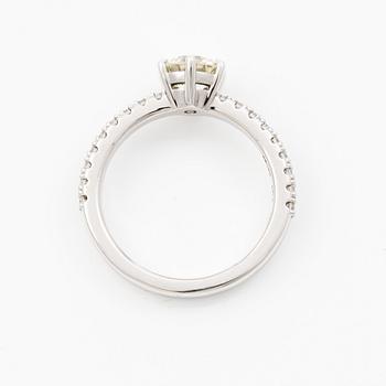 Ring 14K white gold set with brilliant-cut diamonds, accompanied by IGI report.