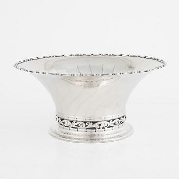 A Swedish Silver Footed Bowl, mark of K Anderson, Stockholm 1930.