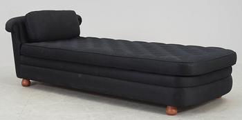 A Josef Frank couch, Svenskt Tenn, model 775.