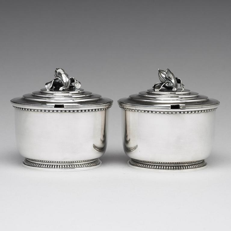 Atelier Borgila, bonbonnièrer, ett par, Stockholm 1945, sterling.