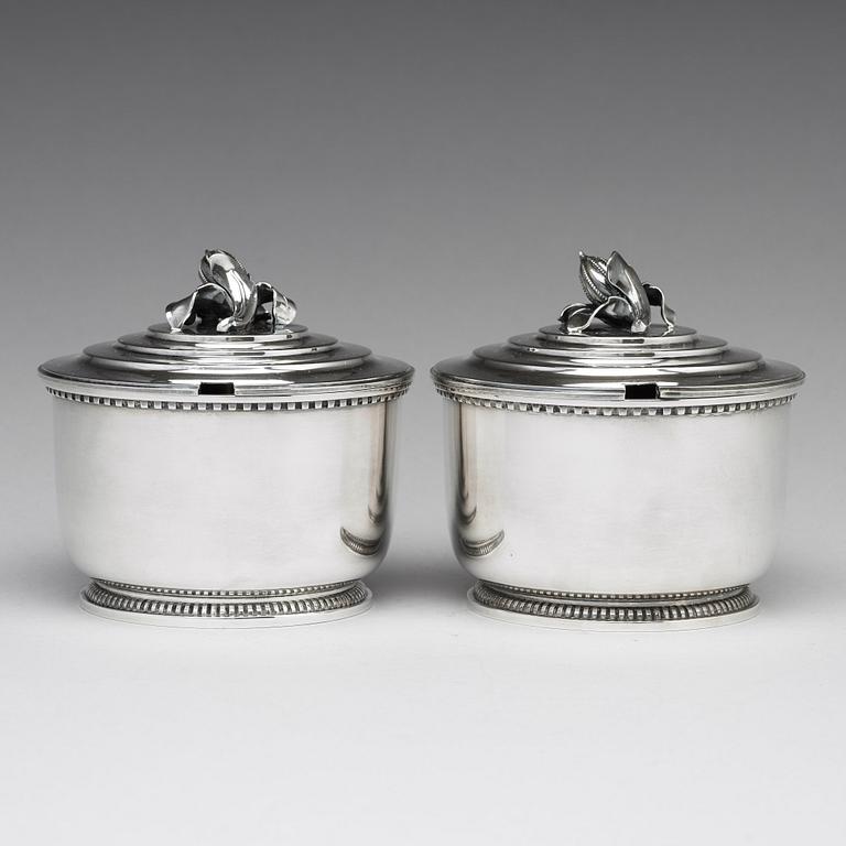 Atelier Borgila, a pair of sterling bonbonniéres, Stockholm 1945.