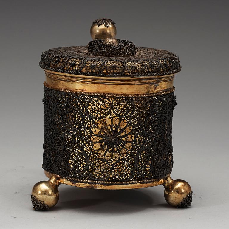 A Swedish late 17th century parcel-gilt filigree tankard, marks of Johan Fridrich Straub, Karlstad (1684-1713).