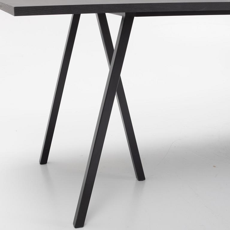 Leif Jørgensen, bord "Loop Stand Table", HAY, Danmark.