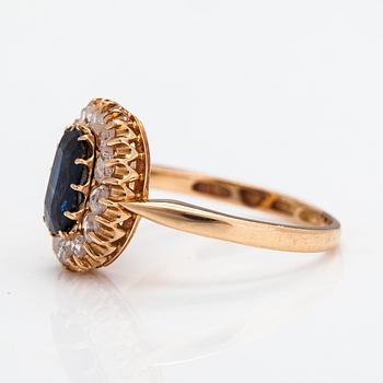 An 18K gold ring with a sapphire and rose-cut diamonds. Esko Raitanen, Helsinki.