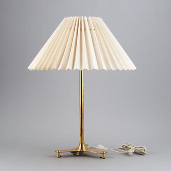 Josef Frank, bordslampa modell 2467, Firma Svenskt Tenn.