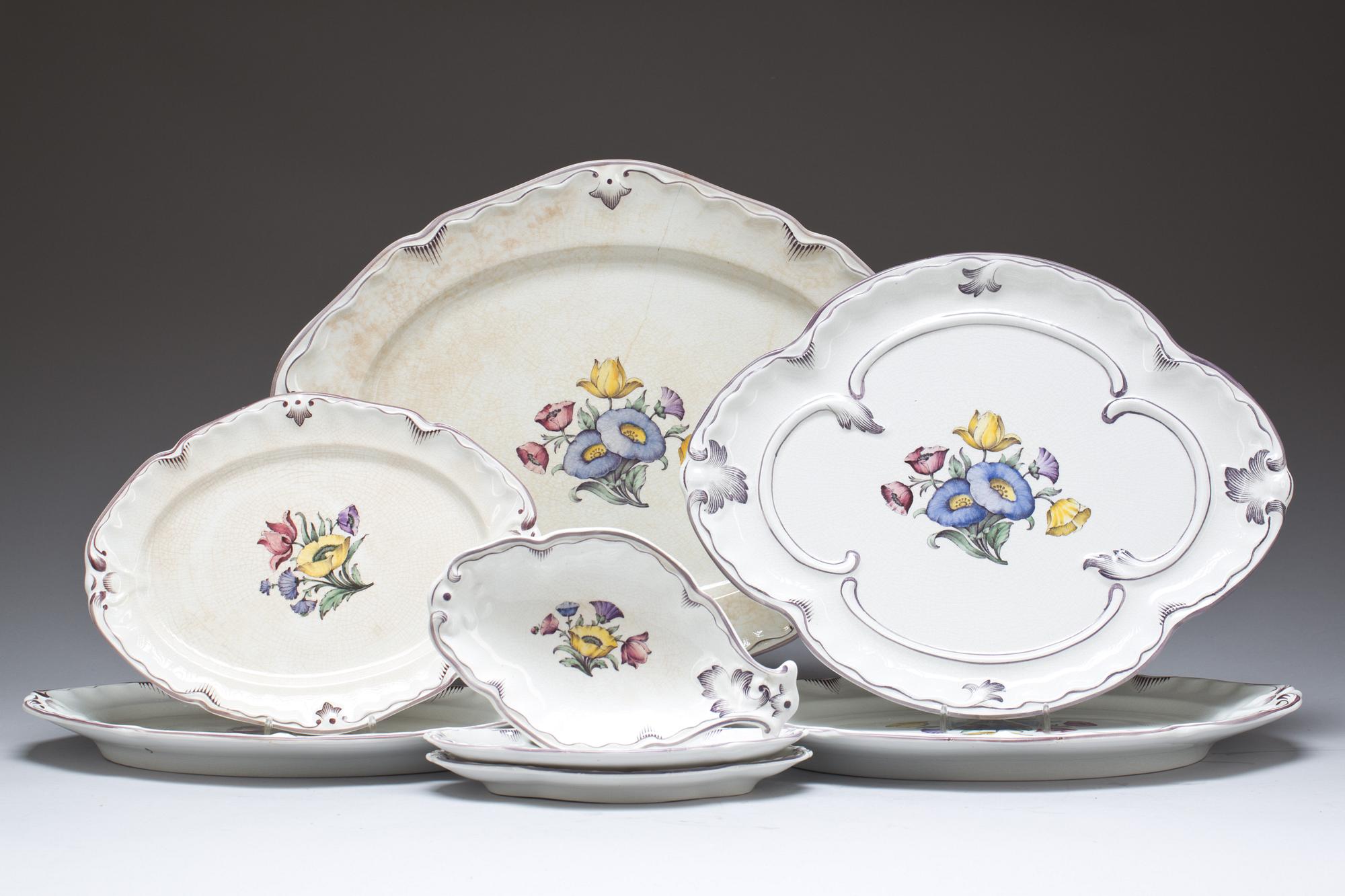 SERVIS, c:a 60 delar, flintgods, "Rörstrandia", Rörstrand.