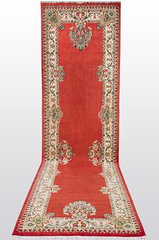 Gallerimatta, Persisk, ca 585 x 154 cm.