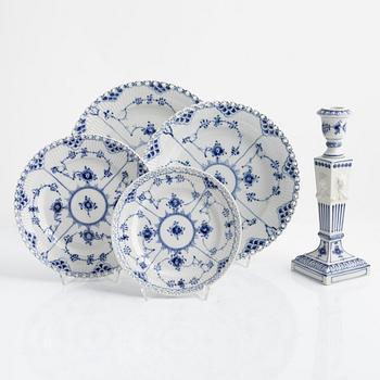 33 pieces of a full lace 'Musselmalet' dining service, Royal Copenhagen, Denmark.