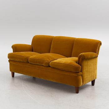 Josef Frank, a model 678 sofa, Firma Svenskt Tenn.