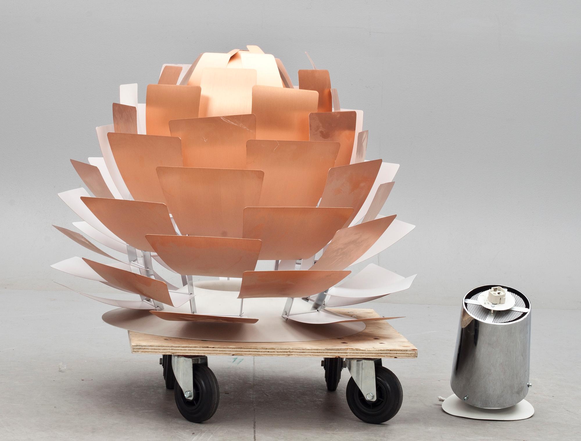 TAKLAMPA, "PH-Kotte". Poul Henningsen för Louis Poulsen. Danmark, 1900-talets andra hälft.