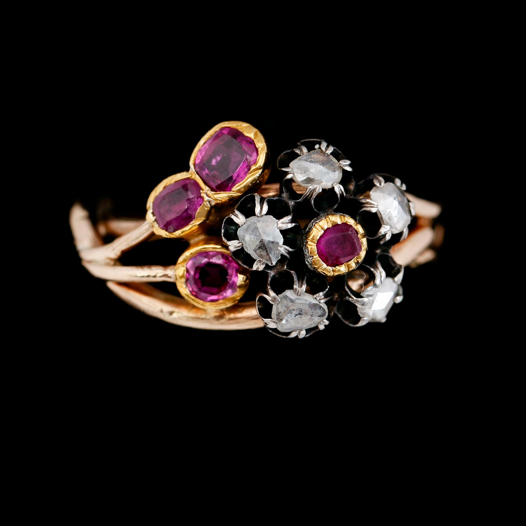 RING, 14K guld/silver, 5 rosenstenar samt 4 rubiner, 1900-talets första hälft.