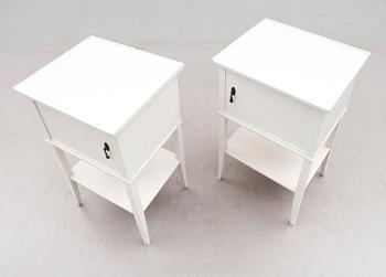 SÄNGBORD, 1 par, 1900-talets första hälft.