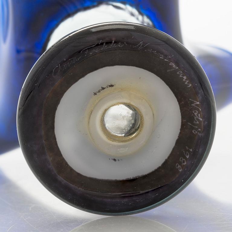 Oiva Toikka, an art glass, signed Oiva Toikka Nuutajärvi Notsjö 1988.