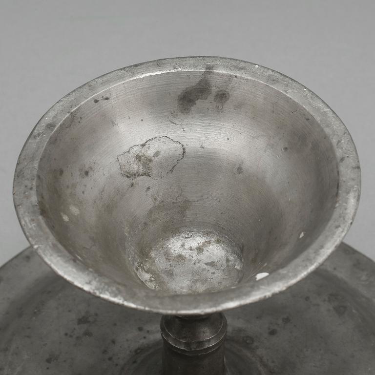 KAKFAT, tenn, 1700/1800-tal, otydliga stämplar.