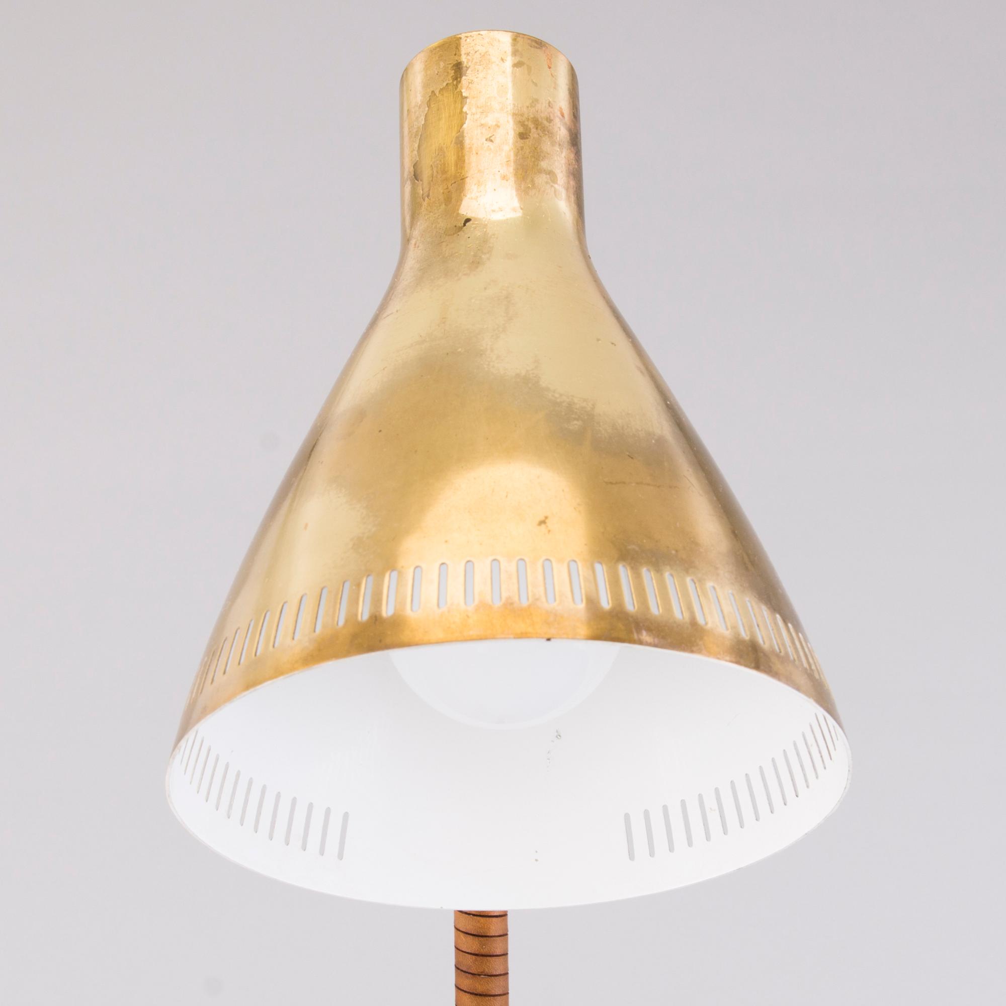 PAAVO TYNELL, bordslampa, modell 9224, Taito Oy, 1900-talets mitt.