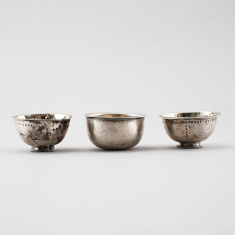 Nils Julihn, Karlshamn bl a, 1700- och 1800-tal, tumlare, 3 st, silver.