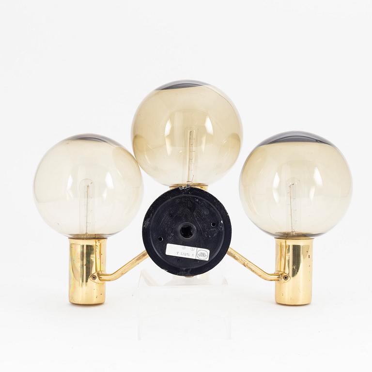 Hans-Agne Jakobsson, a pair of model v 149/3 wall-lights from Markaryd.
