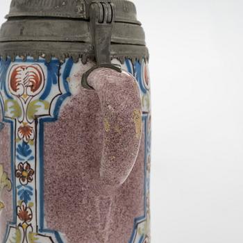 Dryckeskanna, fajans, Mellaneuropa, 1700-tal.