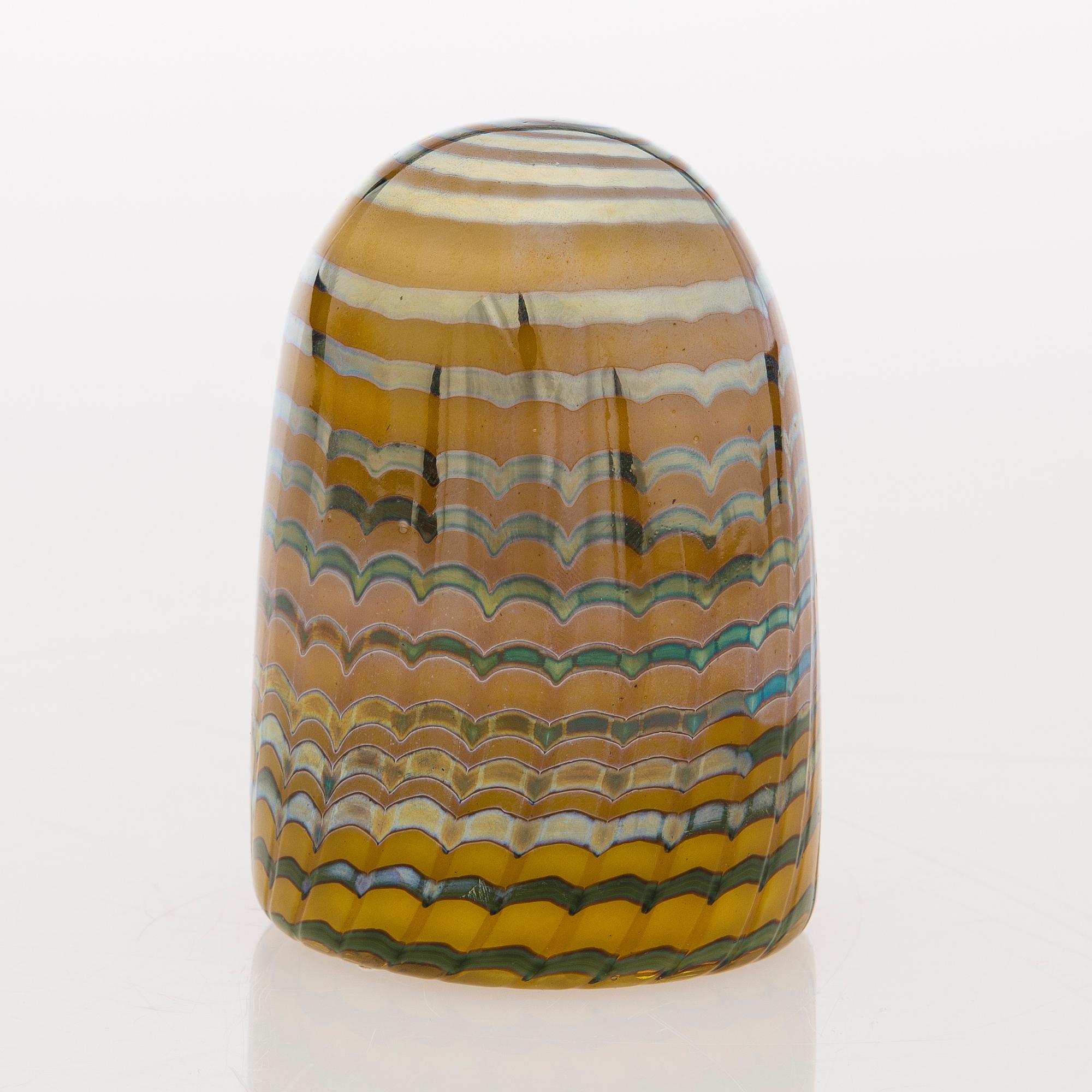 OIVA TOIKKA, GLASSKULPTUR, "Pikku pöllö", signerad O. Toikka Nuutajärvi.