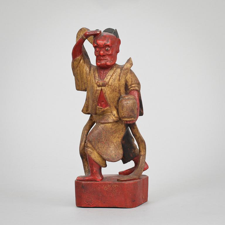 FIGURINER, soapstone 2 st samt FIGURIN, trä, Kina 1900-tal.